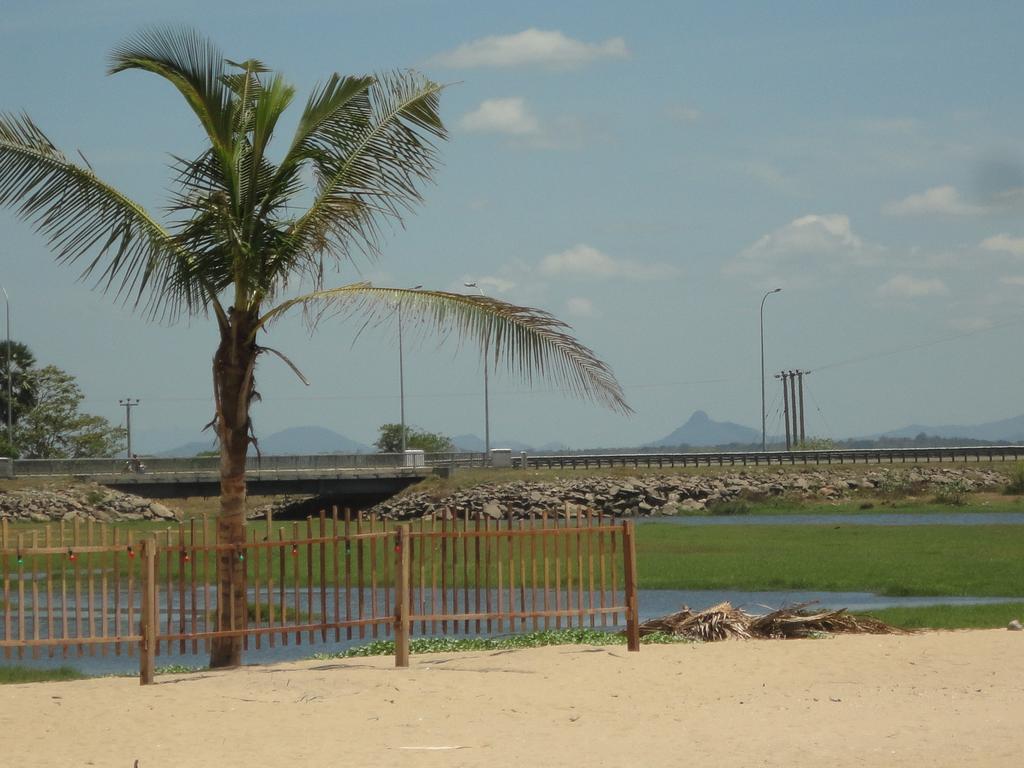 Yoho Hotel Arugambay Beach Inn Arugam Bay Bagian luar foto