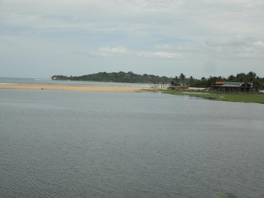 Yoho Hotel Arugambay Beach Inn Arugam Bay Bagian luar foto